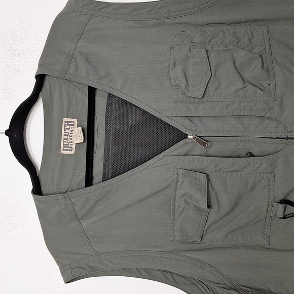 Duluth Trading Co Mens Green V-Neck Full Zip Vented Utility Fishing Vest Size XL - Picture 2 of 11